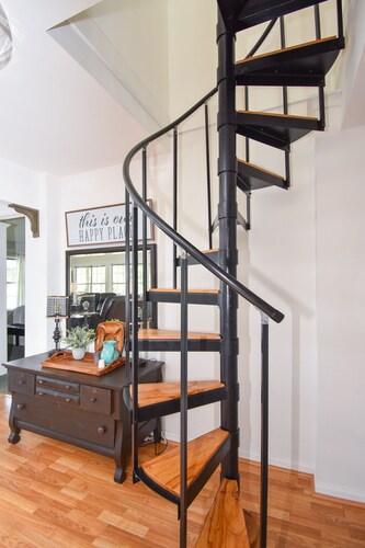 Eagle's Nest by Lake Martin Vibe