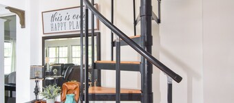 Eagle's Nest by Lake Martin Vibe