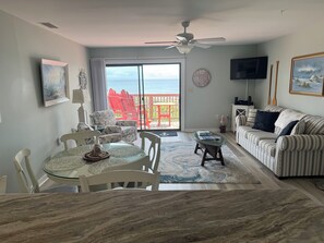 智能电视、DVD 播放器、书