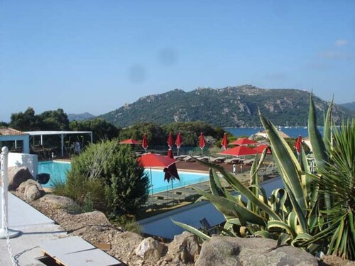 Santa Giulia mini villa vue mer 500 m. plage  accès à pied - Climatisation