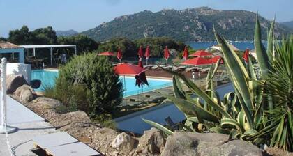 Santa Giulia mini villa vue mer 500 m. plage accès à pied - Climatisation