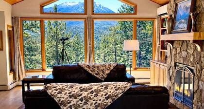 Large House in Forest Setting-Amazing Views-Coaster Passes-Hot Tub-Game Room-A/C