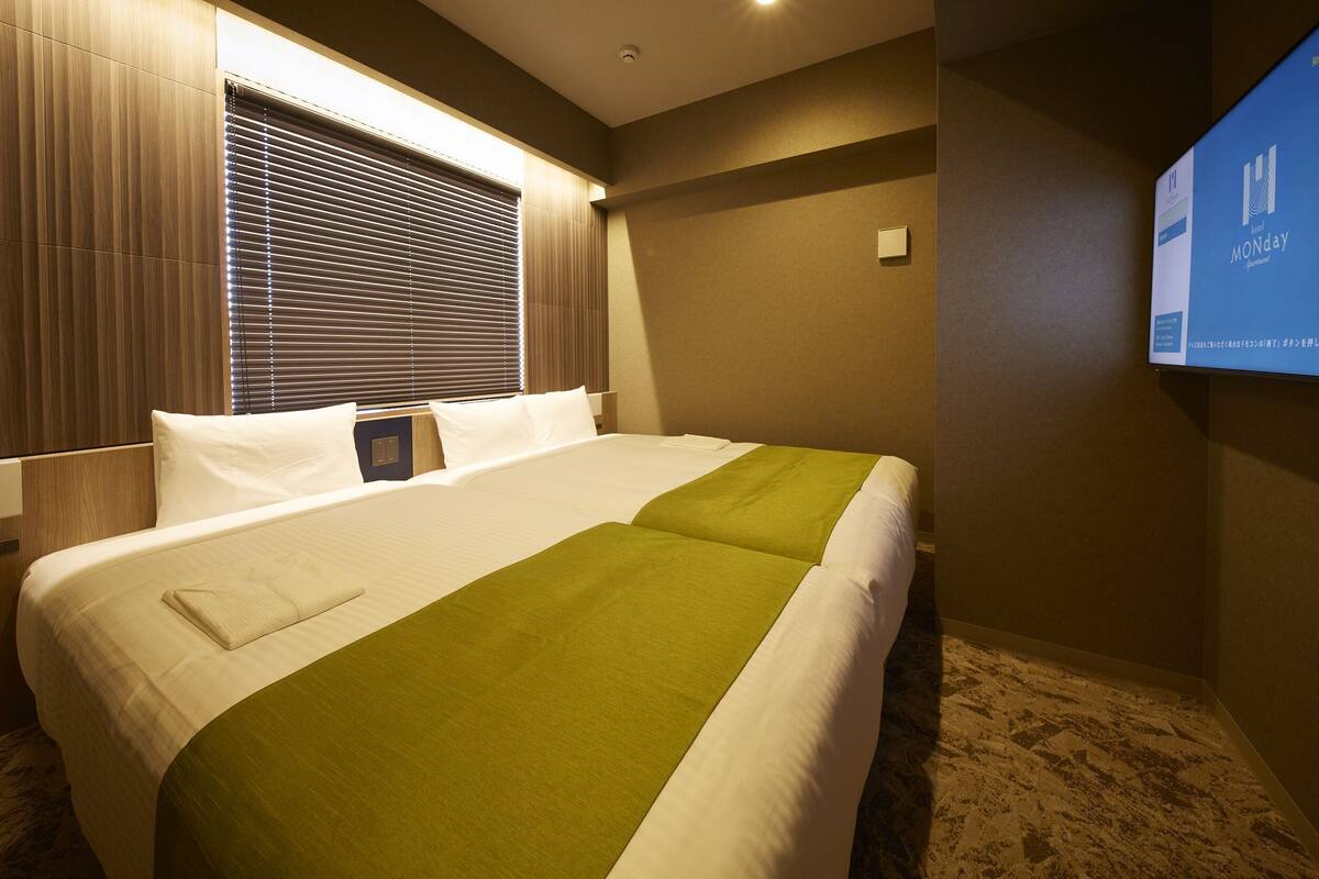 客房内保险箱、遮光窗帘、熨斗/熨板、免费 WiFi