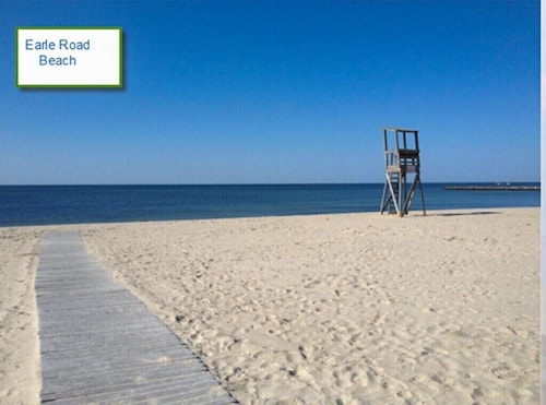 West Harwich- Cozy Cape House walking distance to Dennis Port & Bell's Neck path