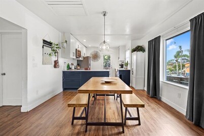 Beautiful BOHO Home by Beach, Downtown + Shops