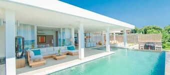 Deep Blue Villa, 180-Degree Sea View Villa