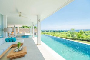 Piscina infinita