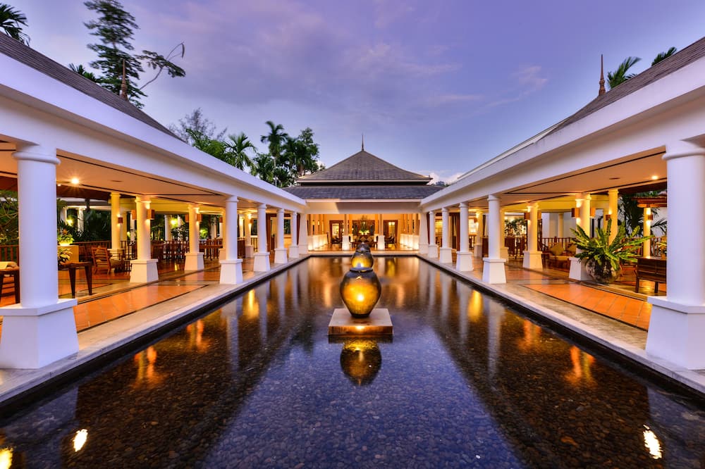 Naithonburi Beach Resort