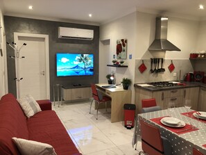 Apartment, 2 Bedrooms, Smoking, Balcony | Interior