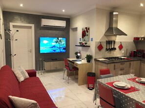 Apartment, 2 Bedrooms, Smoking, Balcony | Interior