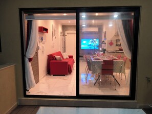 Apartment, 2 Bedrooms, Smoking, Balcony | Interior