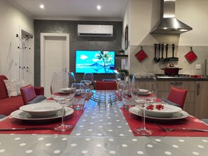 Apartment, 2 Bedrooms, Smoking, Balcony | Dining
