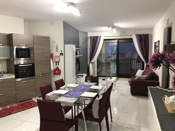 Apartemen, 2 kamar tidur, Boleh Merokok, balkon | Interior