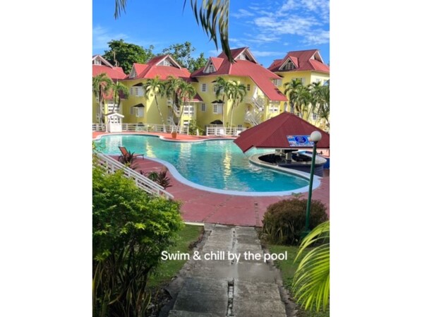 Apartment, 2 Schlafzimmer, Terrasse, Gartenblick | Pool | Außenpool