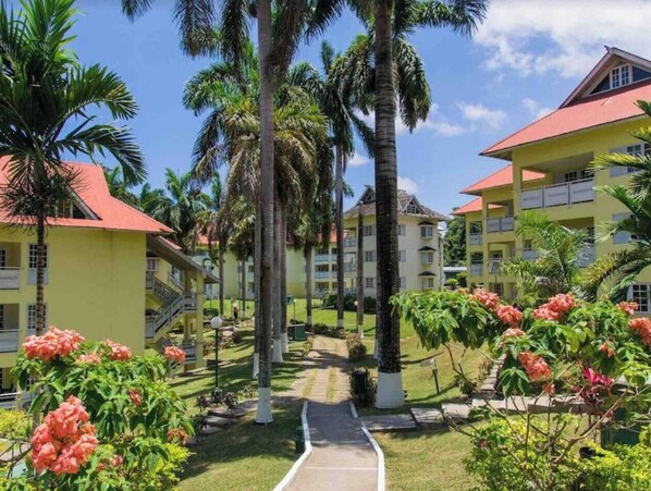 Exterior - Mystic Ridge Paradise - Newly Renovated 2021 (Ocho Rios)