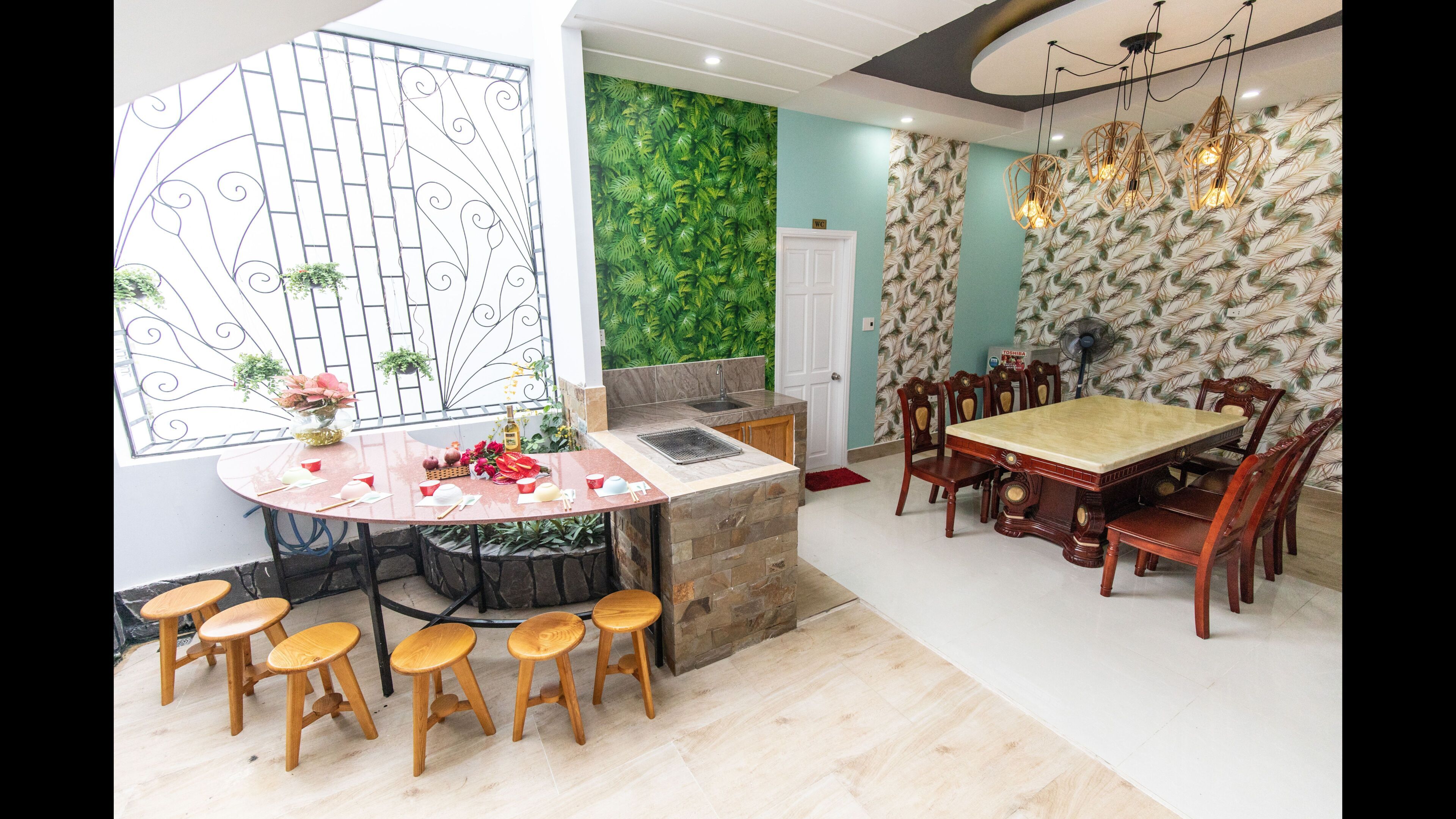 Villa, 5 Bedrooms, Smoking, Balcony | Dining room