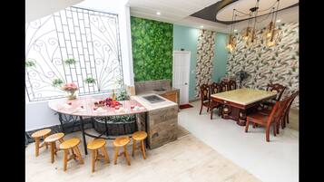 Villa, 5 Bedrooms, Smoking, Balcony | Dining room