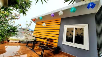 Villa, 5 Bedrooms, Smoking, Balcony | Interior