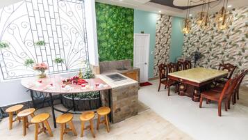 Villa, 5 chambres, fumeur, balcon | Salle à manger