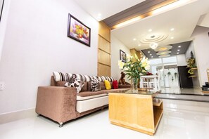 Villa, 5 Bedrooms, Smoking, Balcony | Interior