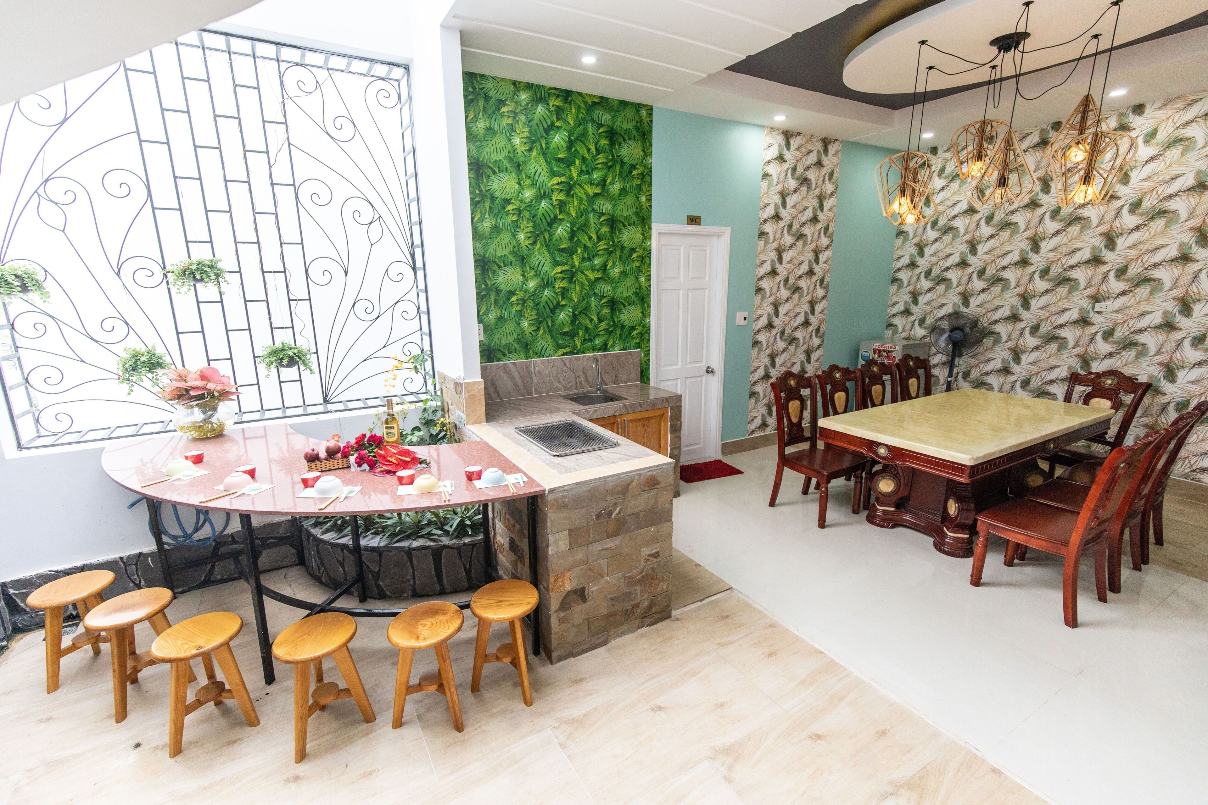 Villa, 5 Bedrooms, Smoking, Balcony | Dining room
