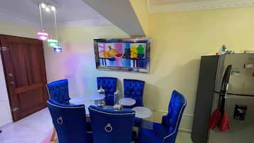Apartment, 1 Bedroom | Dining