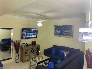 Apartment, 1 Bedroom | Living area - Entire Apartment Tu Nido De Amor 😍netflix Wifi (Santo Domingo)