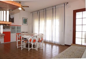 Villa, 3 Schlafzimmer, Balkon, Gartenblick | Innenbereich