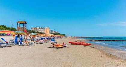 Spacious Villa With Private Garden and Pool