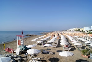 Appartement, 2 chambres, balcon | Plage