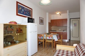 Appartamento, 1 camera da letto, balcone | Soggiorno