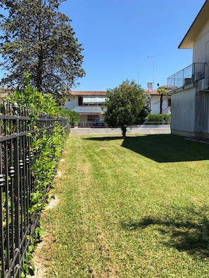 Villa, 3 Bedrooms | Property grounds
