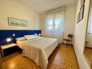 Huvila, 3 makuuhuonetta, patio, näköala puutarhaan | 3 makuuhuonetta