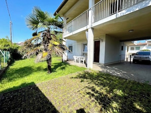 Huvila, 3 makuuhuonetta, patio, näköala puutarhaan | Terassi/patio