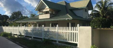 Vila, 2 kamar tidur, balkon, pemandangan kebun | Pemandangan dari properti