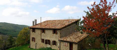 Apartment, 2 Bedrooms, Smoking, Fireplace | Exterior