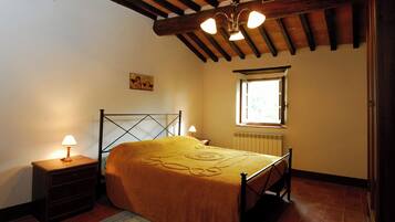 Apartment, 2 Bedrooms, Smoking, Fireplace | 2 bedrooms, bed sheets