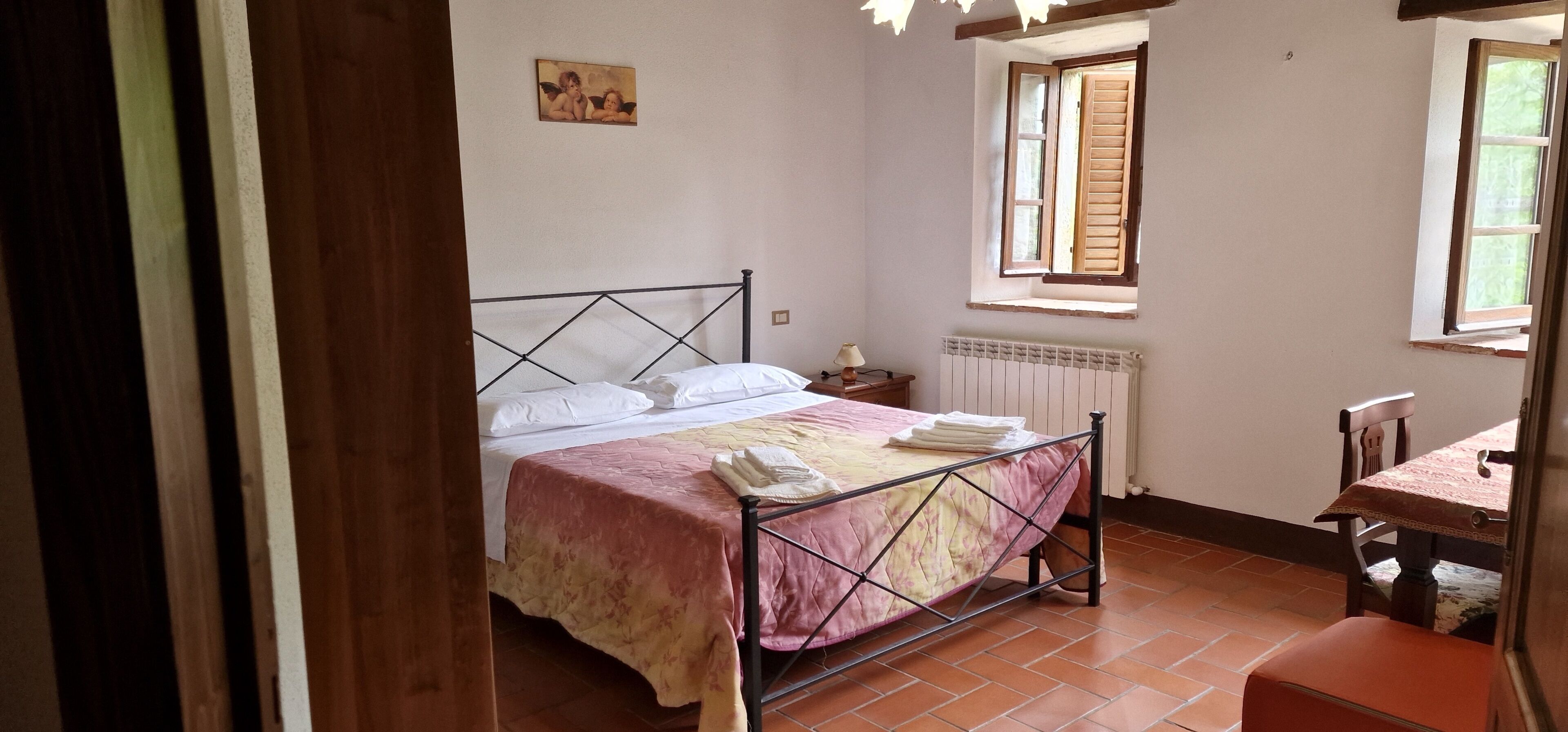 Apartment, 2 Bedrooms, Smoking, Fireplace | 2 bedrooms, bed sheets