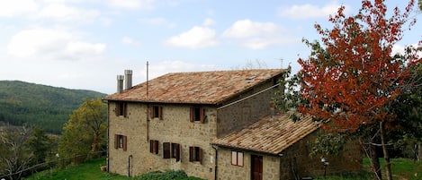 Apartment, 2 Bedrooms, Smoking, Fireplace | Exterior