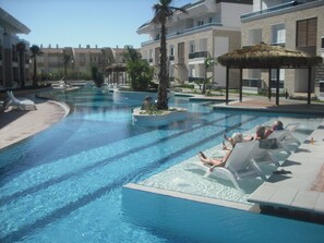 Pool | Inomhuspool och utomhuspool