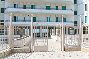 Appartement, 3 chambres, accessible aux personnes à mobilité réduite, balcon | Extérieur
