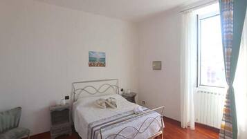 Apartment, 2 Bedrooms, Balcony | 2 bedrooms, iron/ironing board, free WiFi, bed sheets