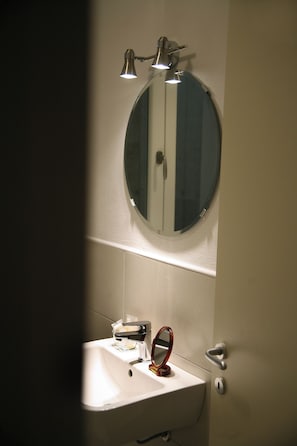 Villa, 3 Bedrooms, Private Pool, Garden View | Bathroom