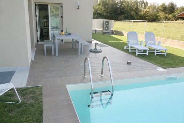 Villa, 3 Schlafzimmer, eigener Pool, Gartenblick | Pool | Außenpool