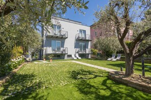 Habitación, 1 habitación, balcón, vistas al jardín | Exterior