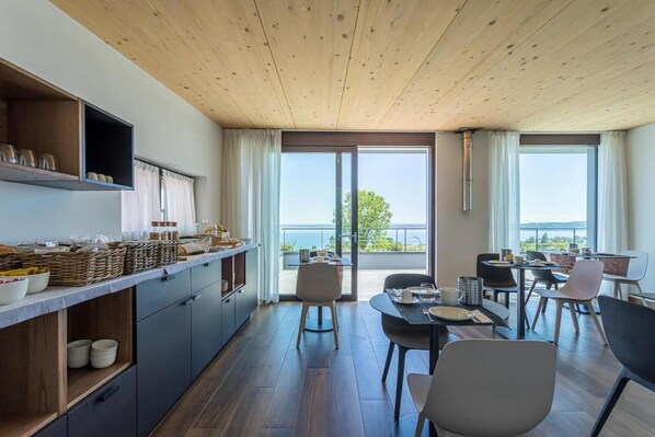 Zimmer, 1 Schlafzimmer, Balkon, Gartenblick | Eigene Küche