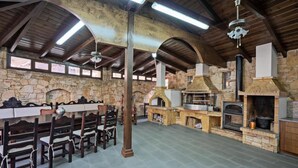 Vila, 6 quartos, sacada | Parte interna