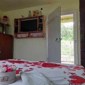 House, 2 Bedrooms, Smoking, Patio | 2 bedrooms - Retreat Holiday in Cozy Traditional House (Rosia Montana)