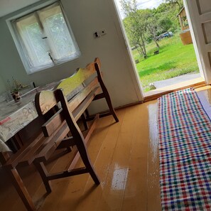 House, 2 Bedrooms, Smoking, Patio | Dining - Retreat Holiday in Cozy Traditional House (Rosia Montana)