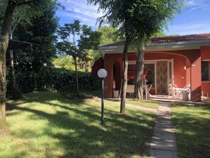 วิลล่า, 2 ห้องนอน, ลานระเบียง, วิวสวน | ลานระเบียง/นอกชาน